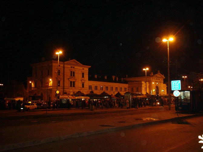 052_BG by night