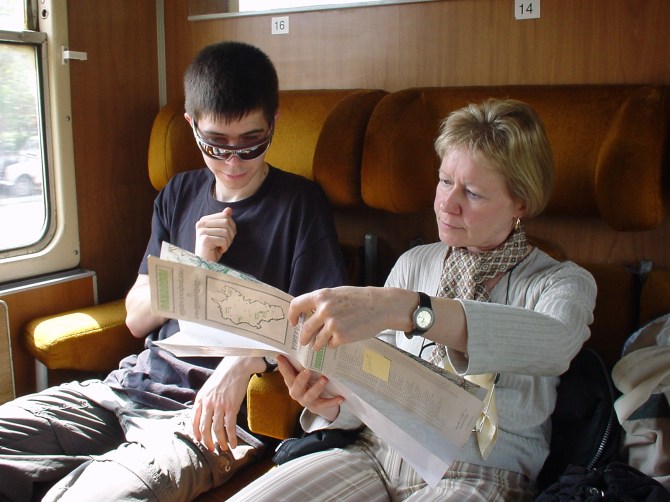 055_Marc + Rita im Zug