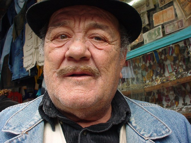 262_Erschreckter Händler