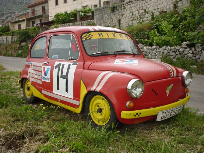 044_Ein gefundener Rennwagen Marke Zastava
