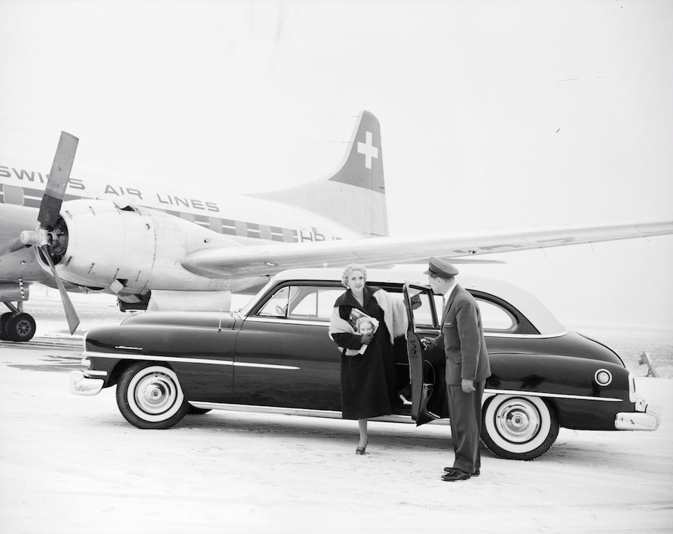 Besuch vor der Convair CV-240-4, HB-IRZ "Valais" in Zürich-Kloten