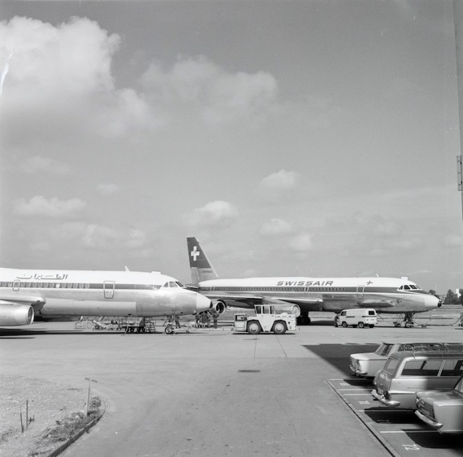 Convair CV-990-30 A Coronado, HB-ICH "St. Gotthard" und eine Maschine der Lebanese International Airways am Boden in Zürich-Kloten