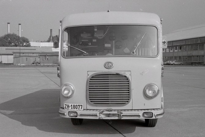 Werkzeugwagen der Swissair am Flughafen Zürich-Kloten